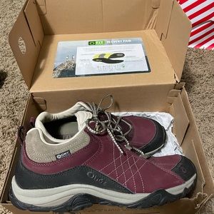 Brand new oboz hiking shoes